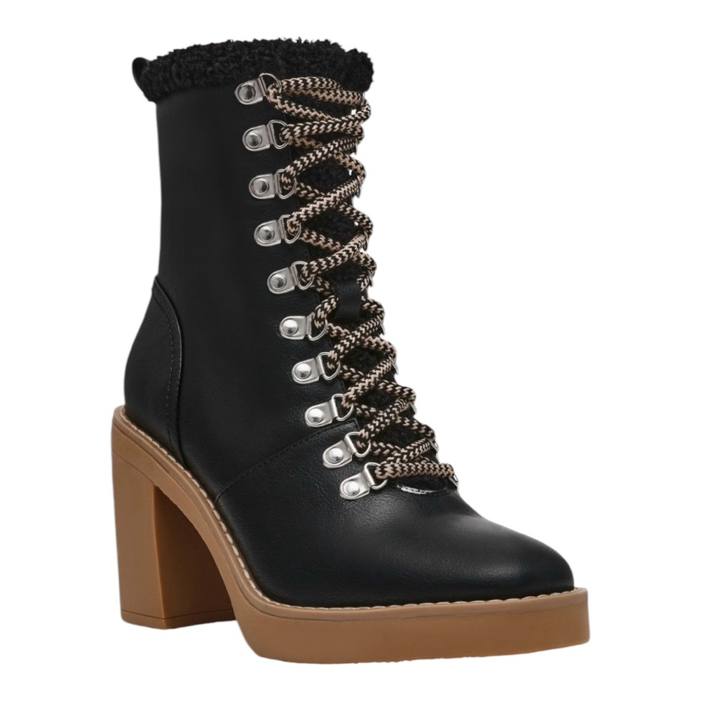 DV by Dolce Vita
Carmen Faux
Shearling Lined
Bootie Black (Women) Size 8